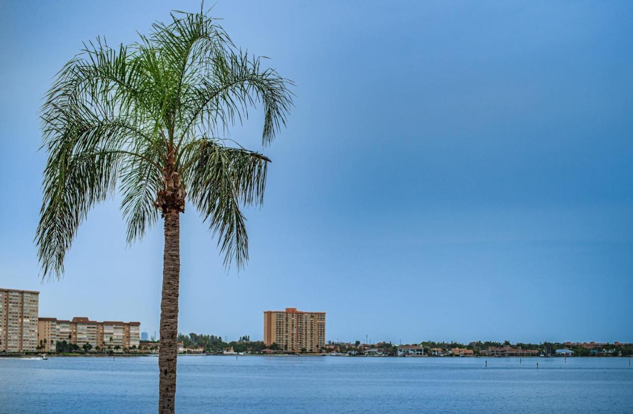 Palma Dont Worry Beach Happy On Isla Del Sol San Petersburgo Exterior foto